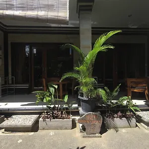 Rumah Ary & Habitación en casa particular